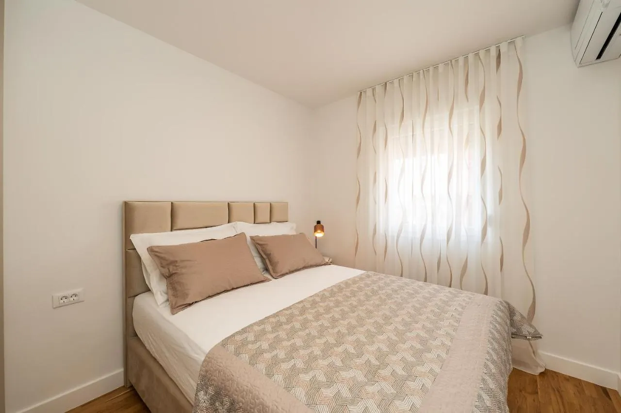 Deluxe Apartman Anita1 Zadar 0*,
